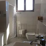 فيلة House Emc أوماغ