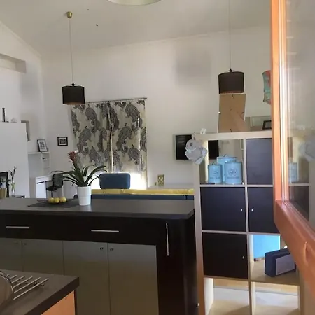 House Emc فيلة