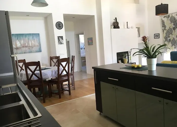 House Emc Umag
